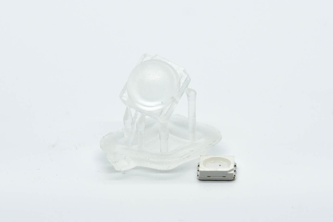 Prototipo lente custom per LED 5050 RGB realizzata con stampante 3D SLA e resina trasparente post lavorata